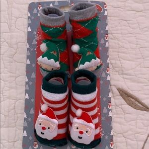 NWT 2 pairs baby booties - 0-12 months